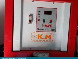 Carregadores de Bateria e Prateleiras para Armazenamento de Baterias