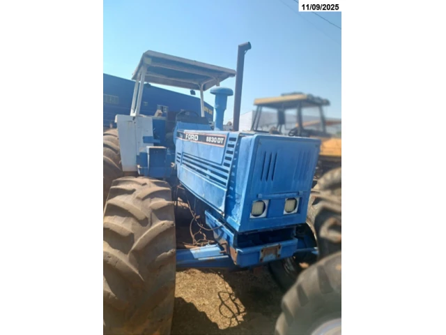 Trator Ford/Turbo - Modelo 8830 DT