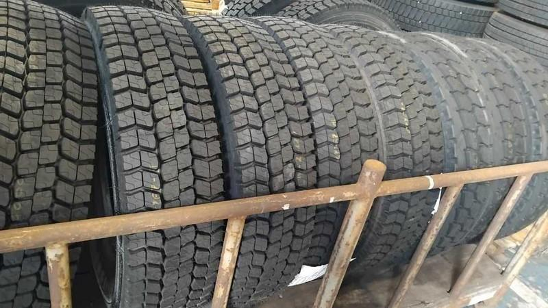 38 PNEUS 275/80 E 06 PNEUS 295/80 (SEM RODA) (Ref.: DR341)