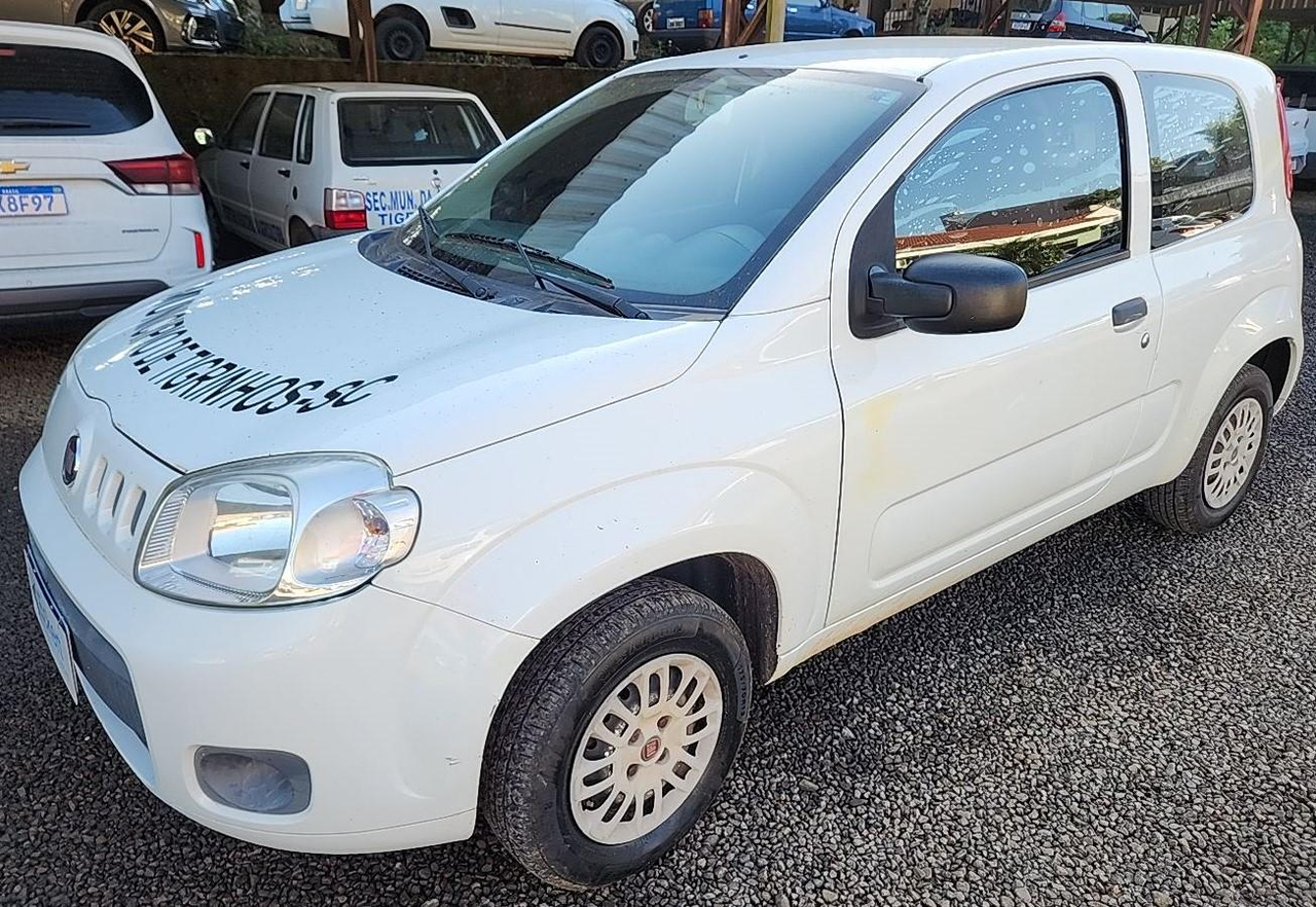 FIAT UNO VIVACE 1.0 ANO: 2014/2014 PLACA FINAL 2 (SC)