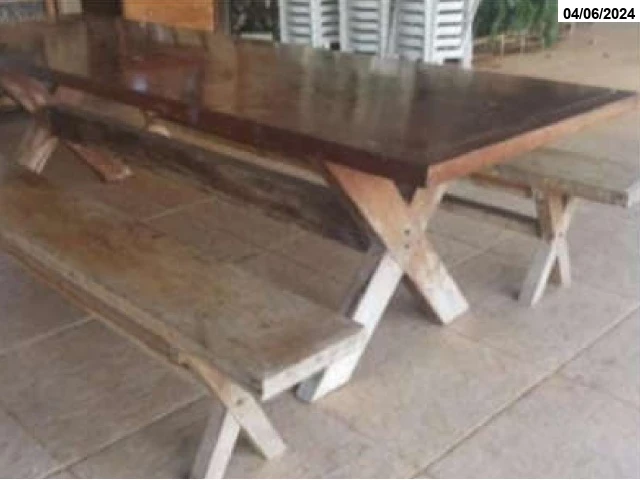 Mesa em mogno com pés em X 2.93m x 0.97m