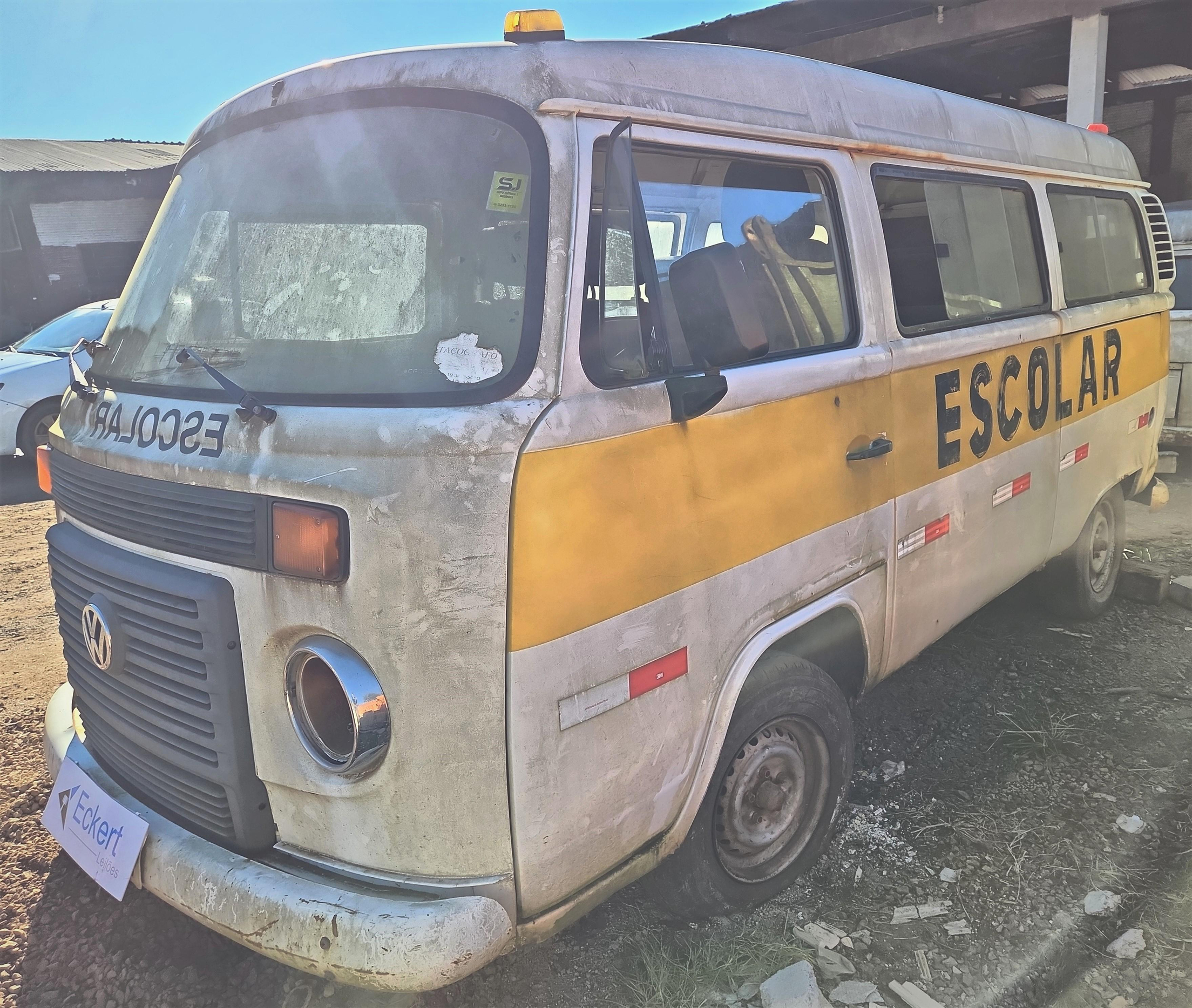 VOLKSWAGEN KOMBI LOTACAO ANO: 2011/2012 PLACA FINAL 3 (SC)