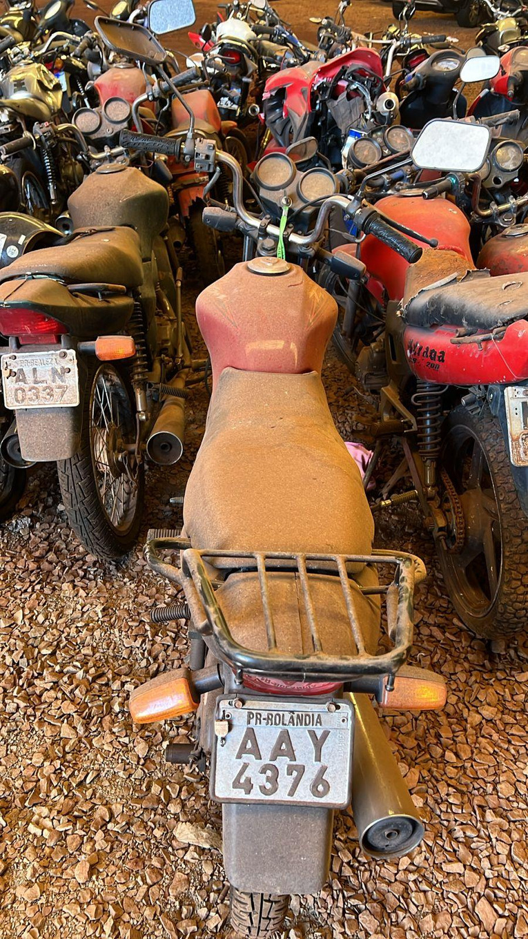 HONDA CG 125 TITAN KS, ANO/MODELO 2001/2002, COR VERMELHO.