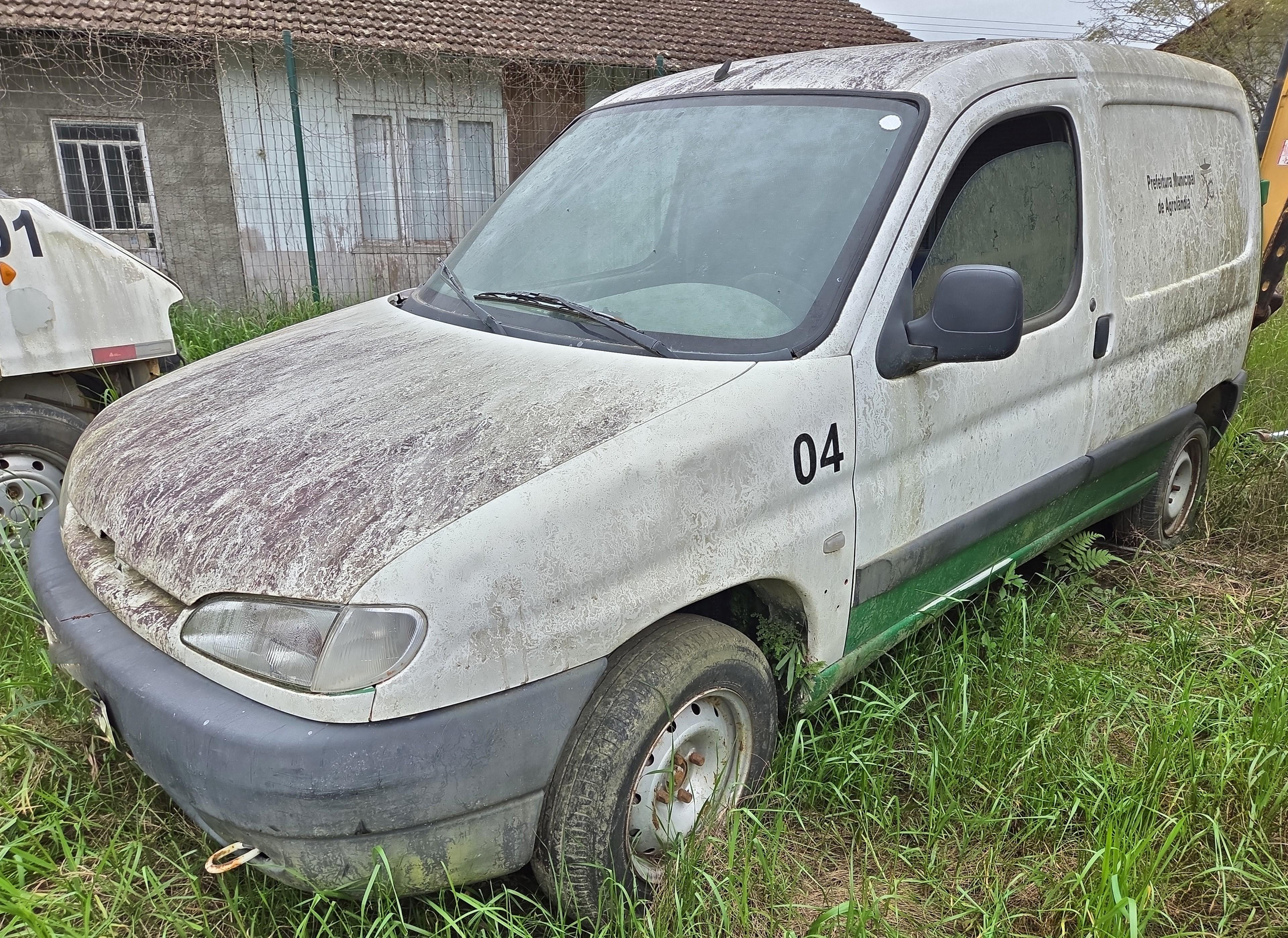 PEUGEOT PARTNER FURGAO ANO: 2000/2000 PLACA FINAL 2 (SC)