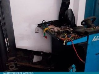 01 Empilhadeira Paletrans Elétrica PR17 (Sem Bateria)