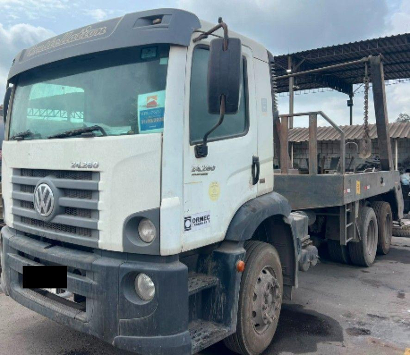 CAMINHÃO POLIGUINDASTE VOLKSWAGEN 24.280 CRM 6X2, 2015/2015, Placa FINAL 7 (RJ),
