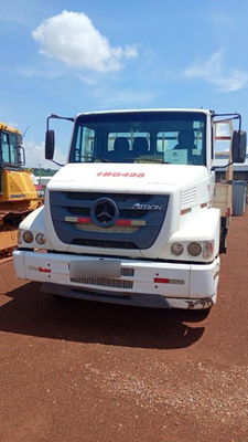 CAMINHÃO COM CARROCERIA MERCEDES-BENZ ATRON 1319, 2015/2015, Placa FINAL 8 (MG),