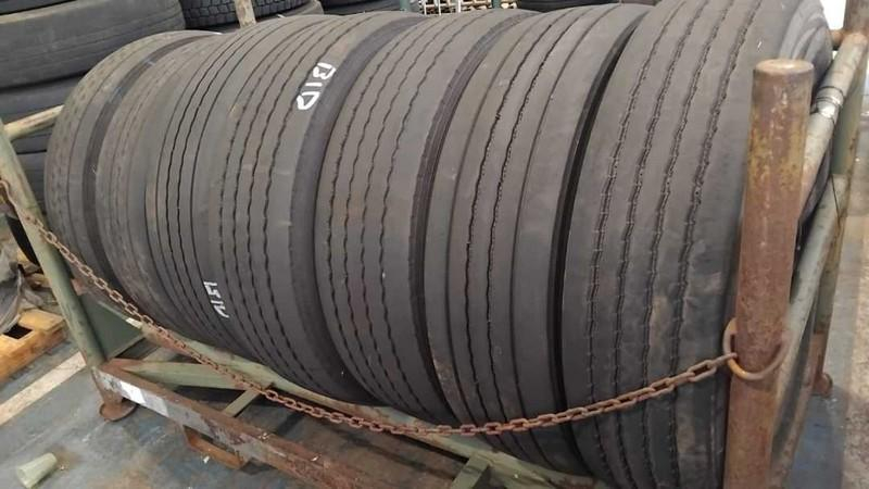 05 PNEUS DE DIMENSÃO 295/80 E 02 PNEUS 275/80 (Ref.: DR327)