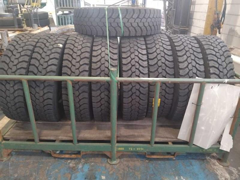 13 PNEUS MICHELIN 275/80 R22.5 E 295/80 R22.5 (Ref.: DR255)