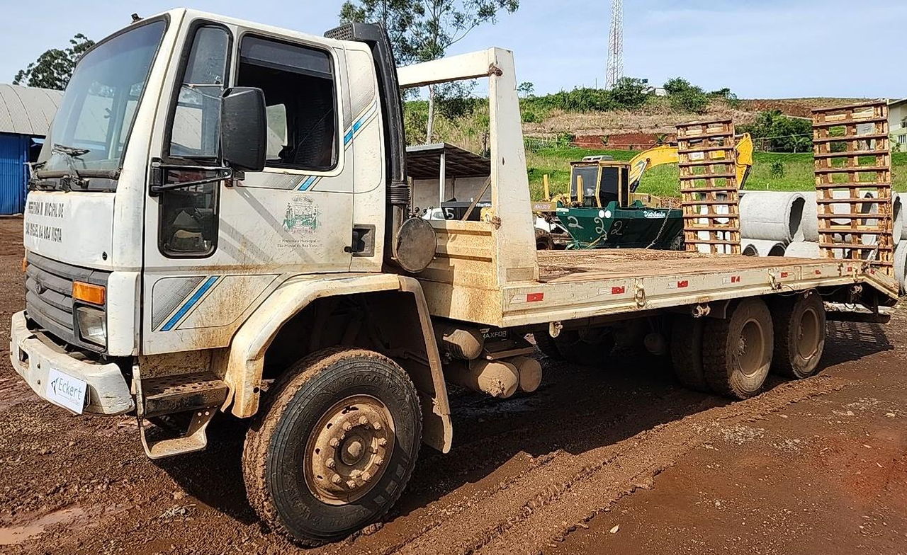 CAMINHÃO PRANCHA FORD CARGO 2422 6X4 ANO: 1994/1995 PLACA FINAL 0 (SC)
