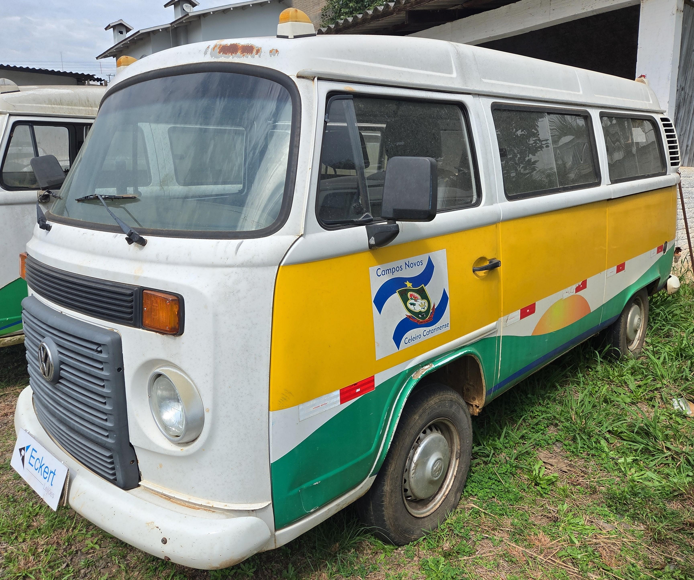 VOLKSWAGEN KOMBI ESCOLAR ANO: 2011/2011 PLACA FINAL 2 (SC)