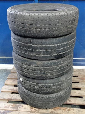05 PNEUS 225/70R15
